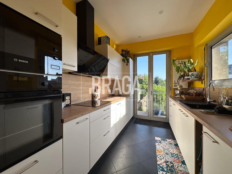 Maison - 245 m² - 10 pièces