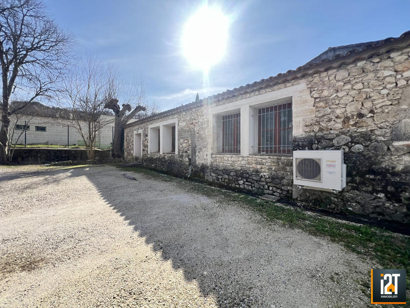 Local d'activités - 100 m²