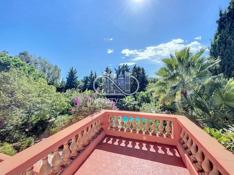 Appartement - 277 m² - 16 pièces