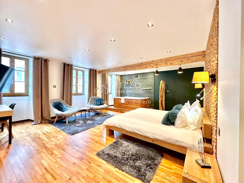 Appartement - 79 m² - 3 pièces