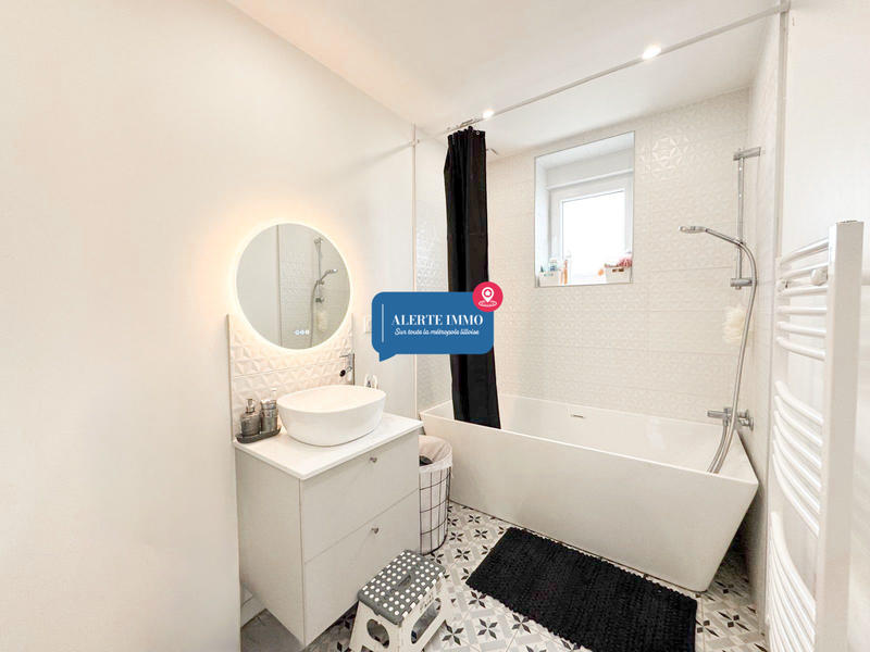 Maison - 316 m² - 10 pièces