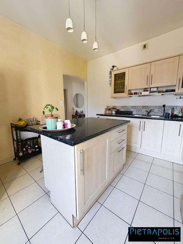 Appartement - 92 m² - 5 pièces