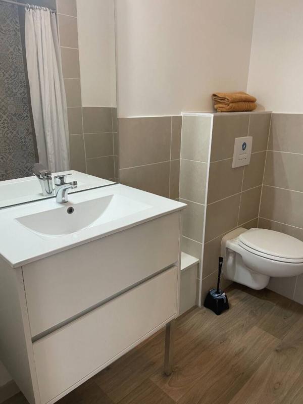 Studio - 24 m² - 3 pièces