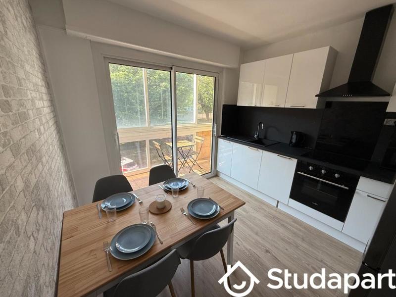 Chambre - 13 m² - 1 pièce