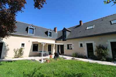 Maison - 234 m² - 8 pièces