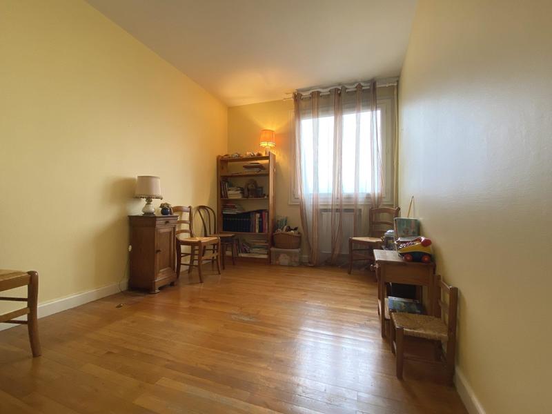 Appartement - 98 m² - 5 pièces
