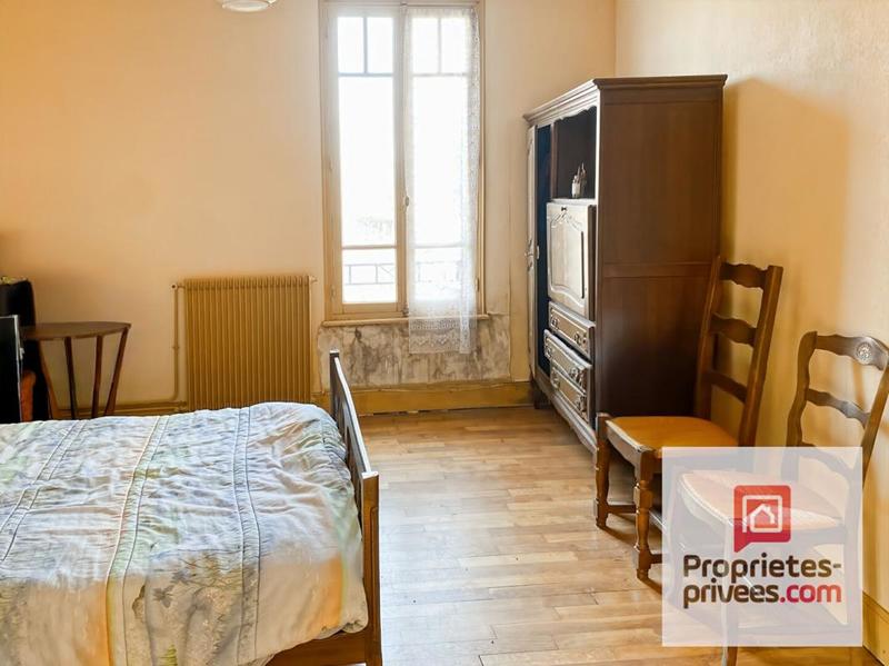 Maison - 207 m² - 16 pièces