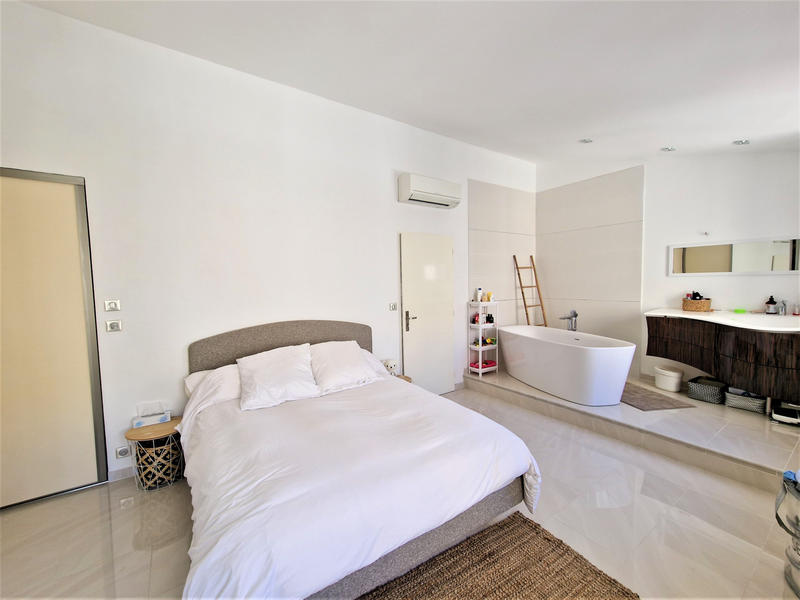 Appartement - 96 m² - 3 pièces