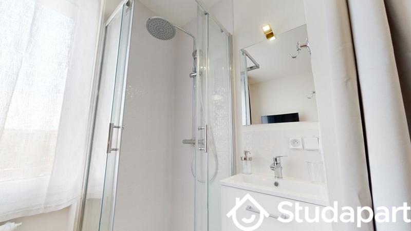 Chambre - 9 m² - 1 pièce