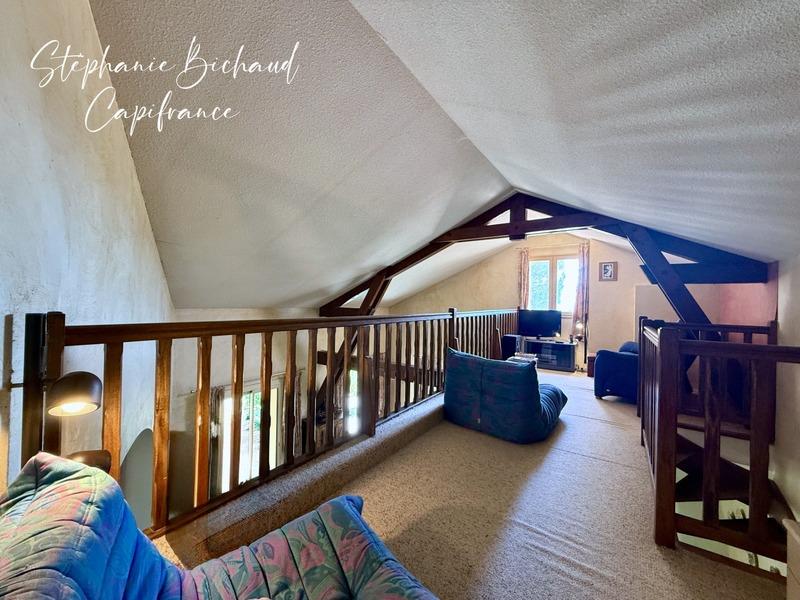 Maison - 212 m² - 7 pièces