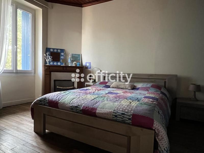 Maison - 230 m² - 7 pièces