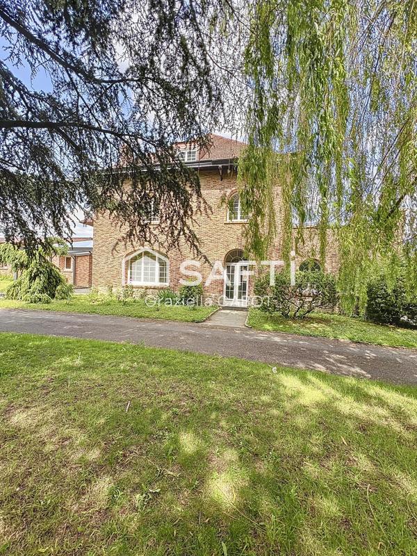 Maison de maîtres - 352 m² - 8 pièces