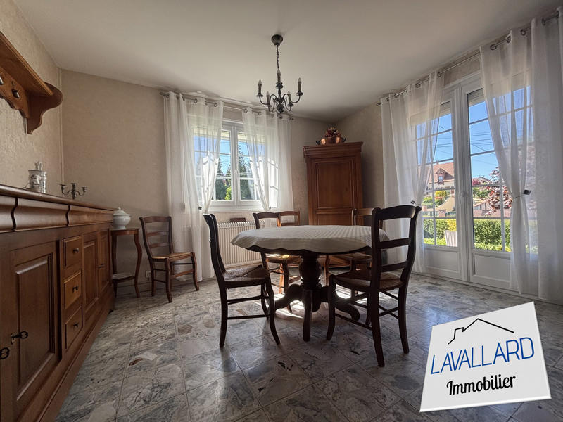 Maison - 176 m² - 7 pièces