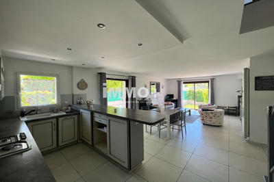 Maison - 95 m² - 4 pièces