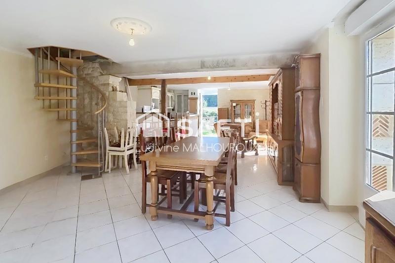 Maison - 122 m² - 4 pièces