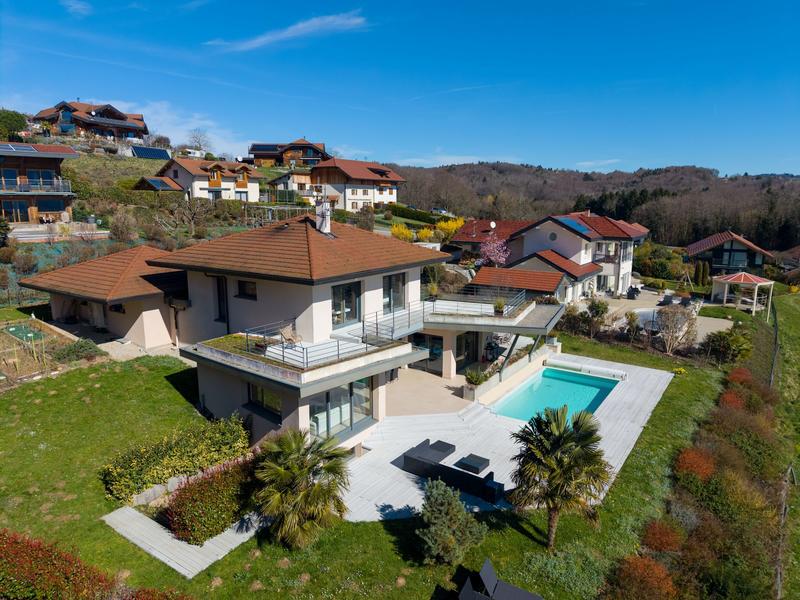 Villa - 220 m² - 6 pièces