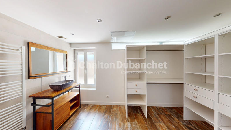 Appartement - 136 m² - 5 pièces