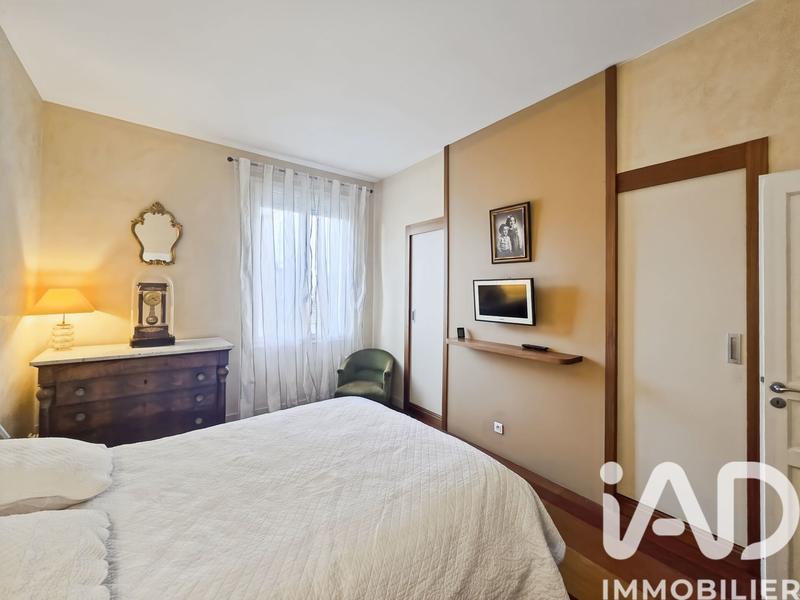 Appartement - 204 m² - 6 pièces