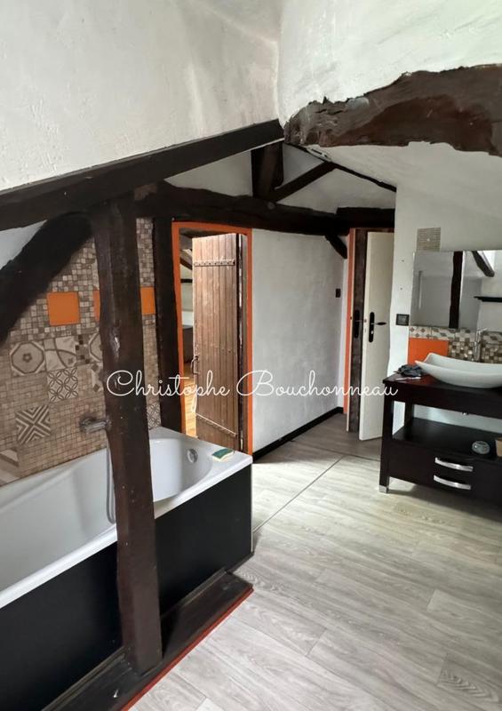 Maison - 202 m² - 6 pièces