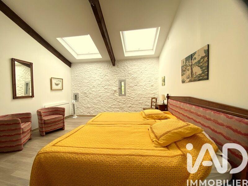 Maison - 201 m² - 6 pièces