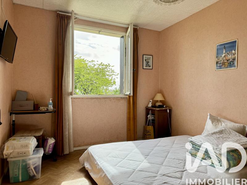 Maison - 99 m² - 5 pièces