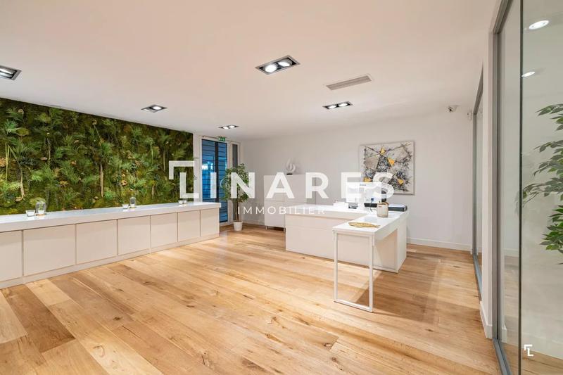 Bureau - 129 m² - 4 pièces