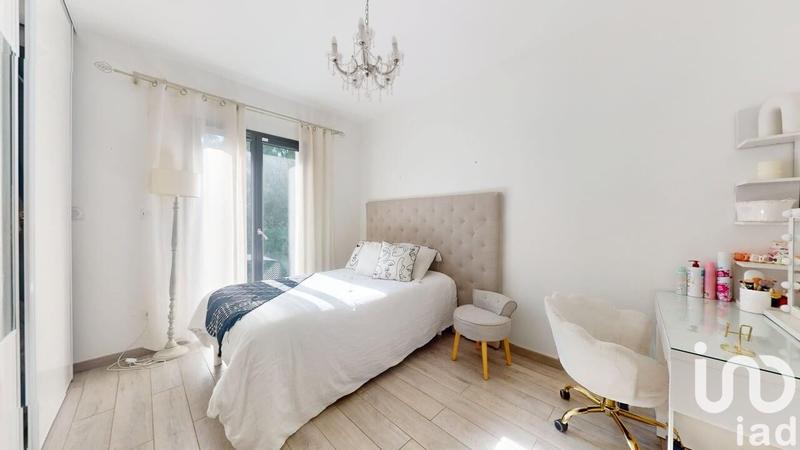 Maison - 201 m² - 8 pièces