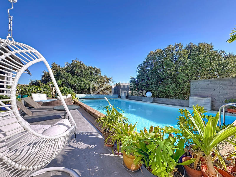 Villa - 258 m² - 10 pièces