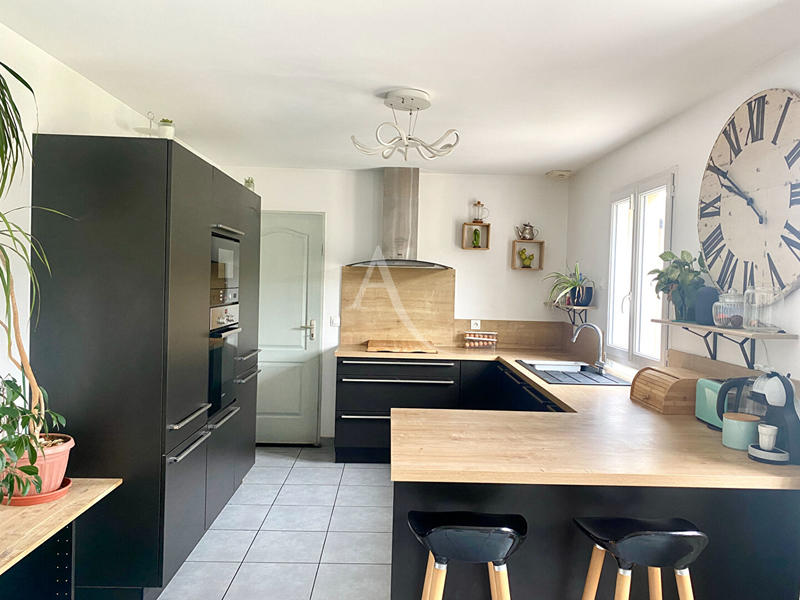 Maison - 111 m² - 4 pièces