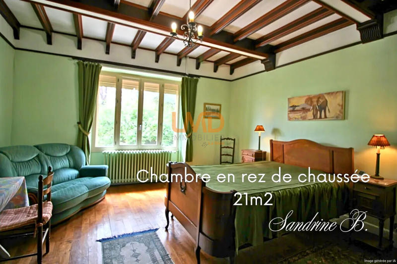 Maison - 275 m² - 8 pièces