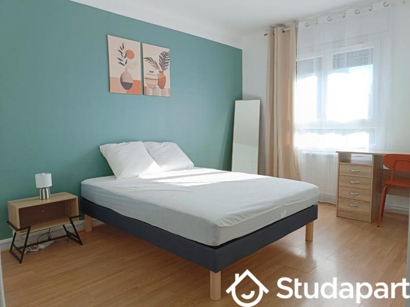 Chambre - 12 m² - 1 pièce