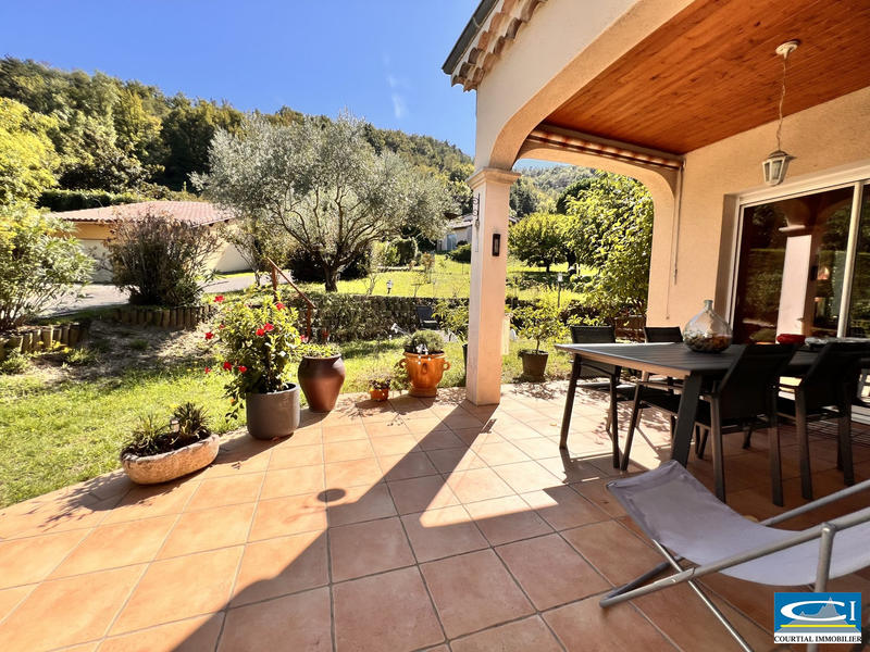 Villa - 163 m² - 6 pièces