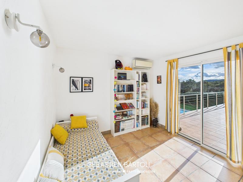 Maison - 168 m² - 5 pièces