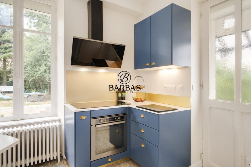 Bureau - 577 m² - 11 pièces