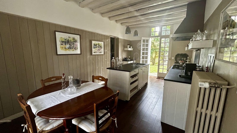 Maison - 211 m² - 7 pièces