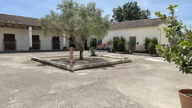 Maison - 220 m² - 6 pièces