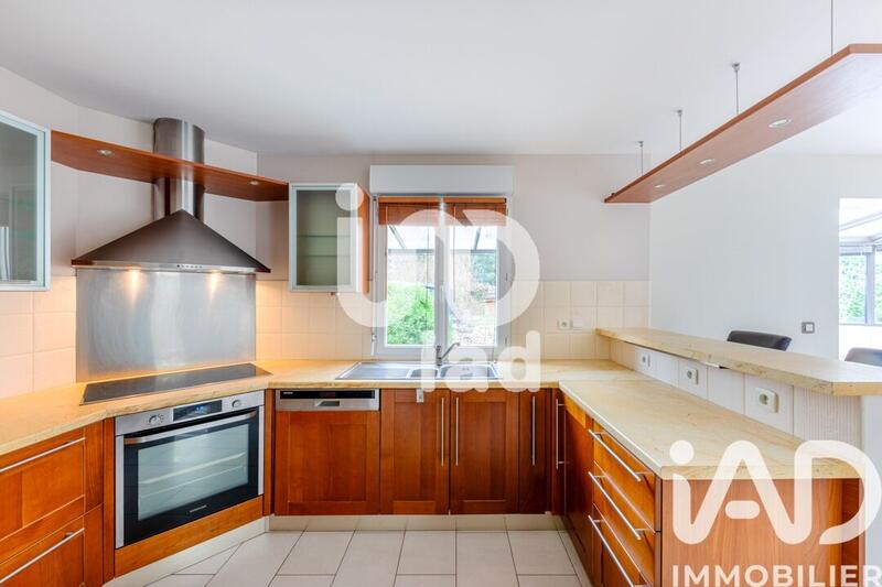 Maison - 180 m² - 7 pièces