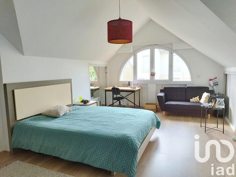 Maison - 360 m² - 9 pièces