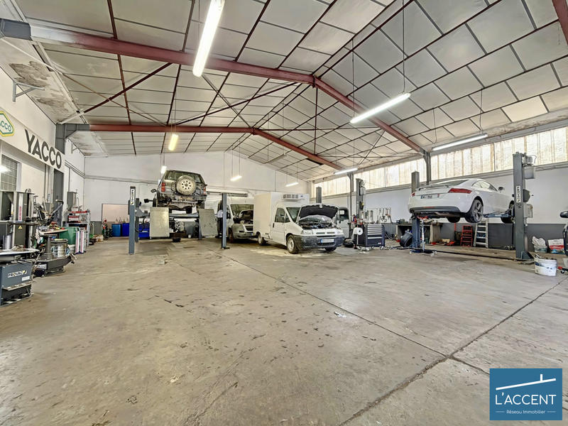 Fonds de commerce - 604 m²