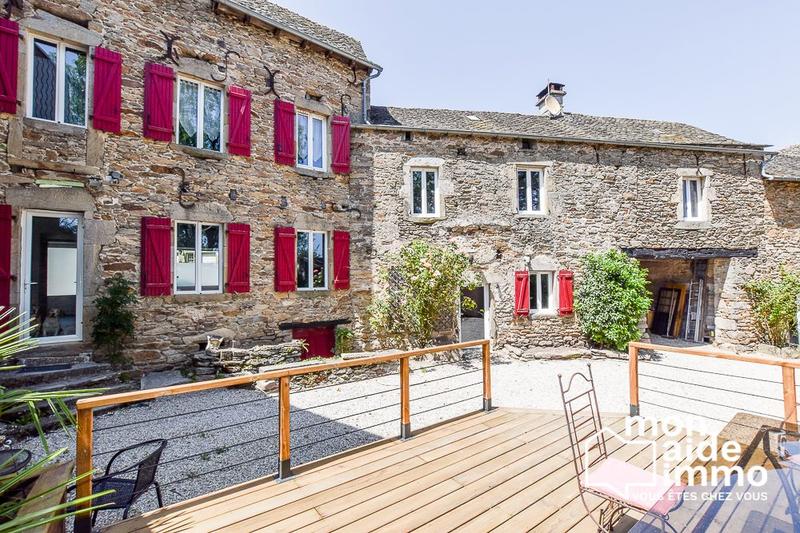 Maison ancienne - 242 m² - 8 pièces