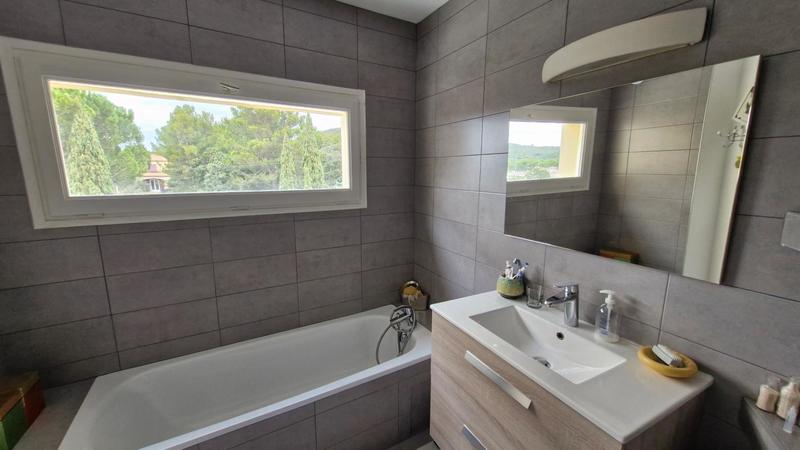 Appartement - 84 m² - 3 pièces