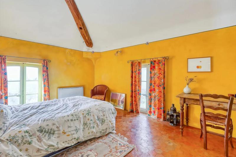 Maison - 220 m² - 10 pièces