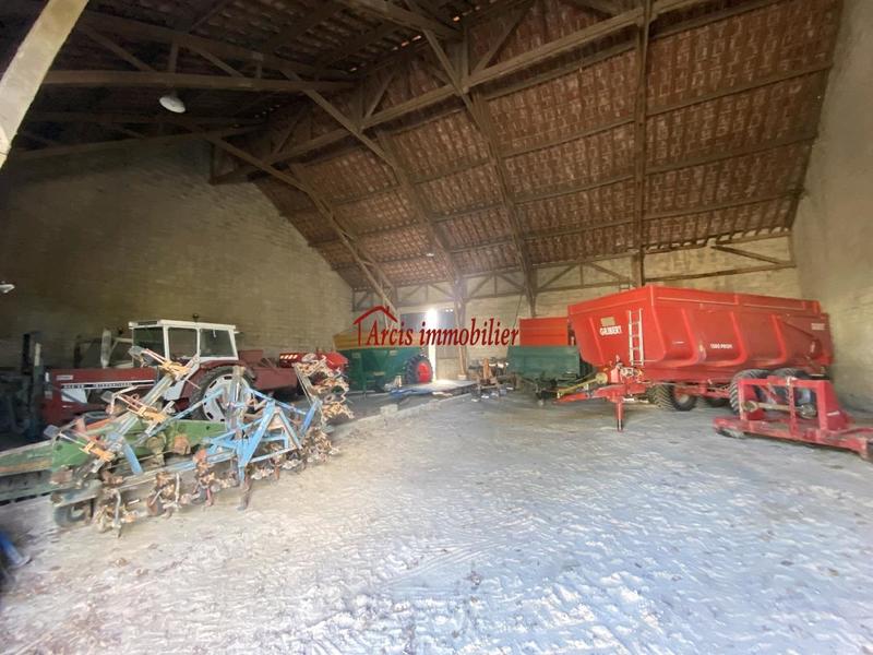 Maison - 240 m² - 9 pièces