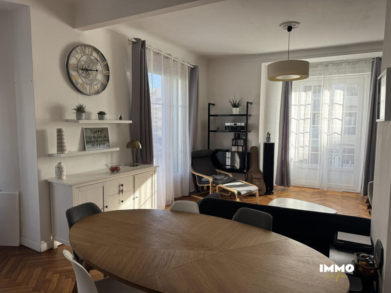 Appartement - 80 m² - 3 pièces