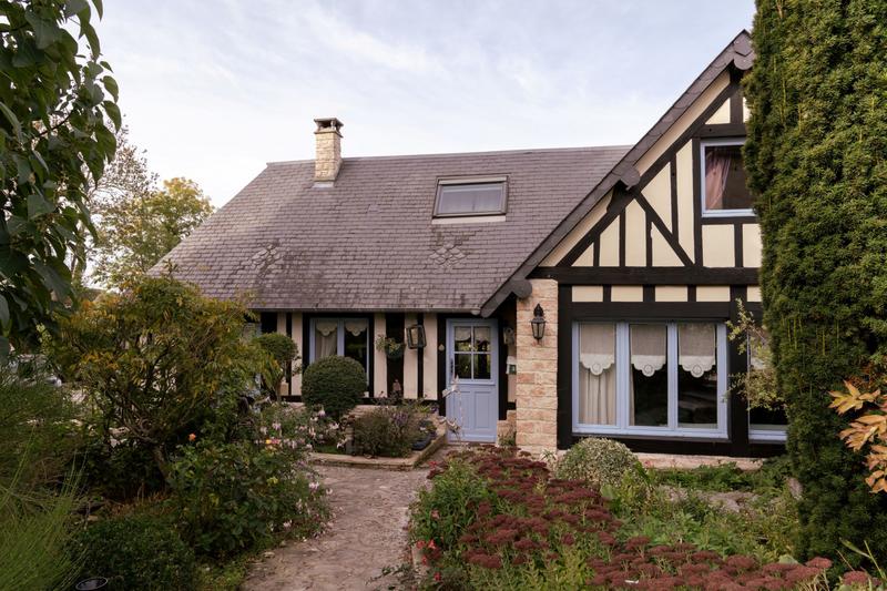 Maison ancienne - 234 m² - 19 pièces