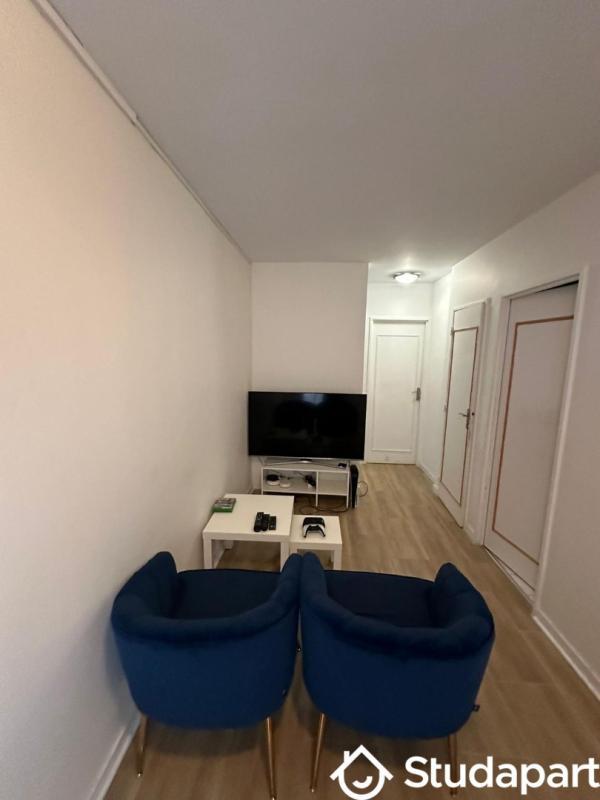 Chambre - 11 m² - 1 pièce