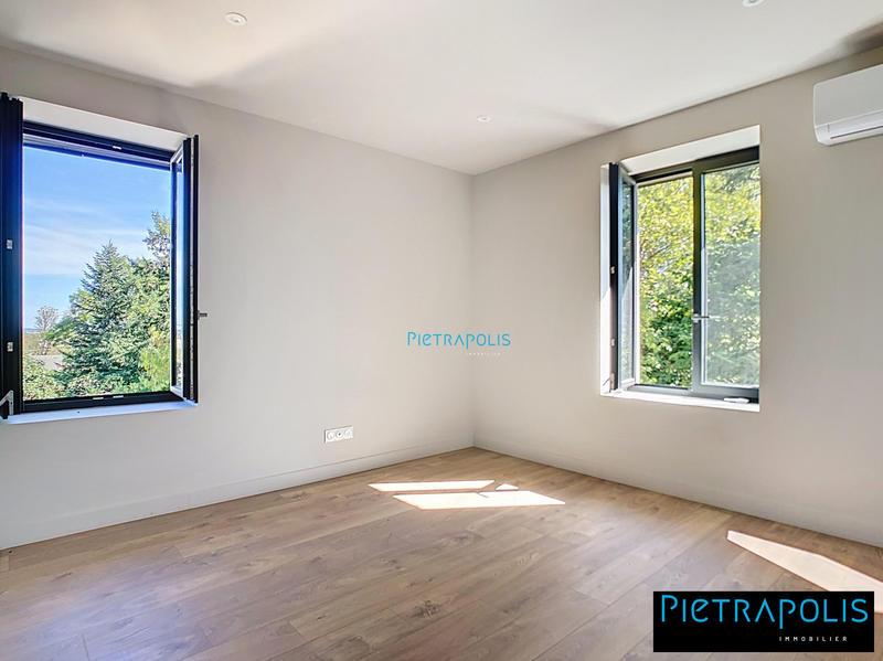 Maison - 180 m² - 7 pièces