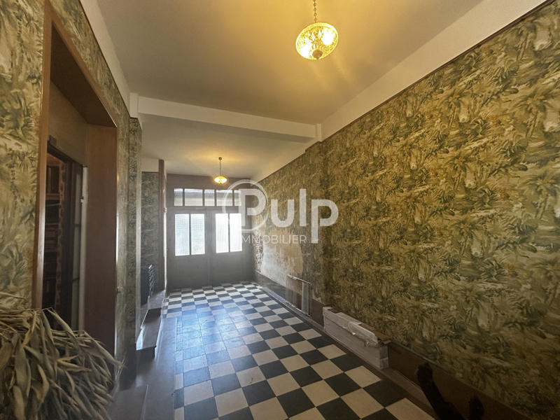 Maison - 313 m² - 10 pièces