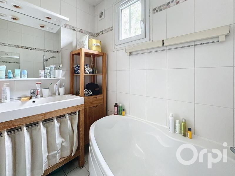 Maison - 90 m² - 6 pièces