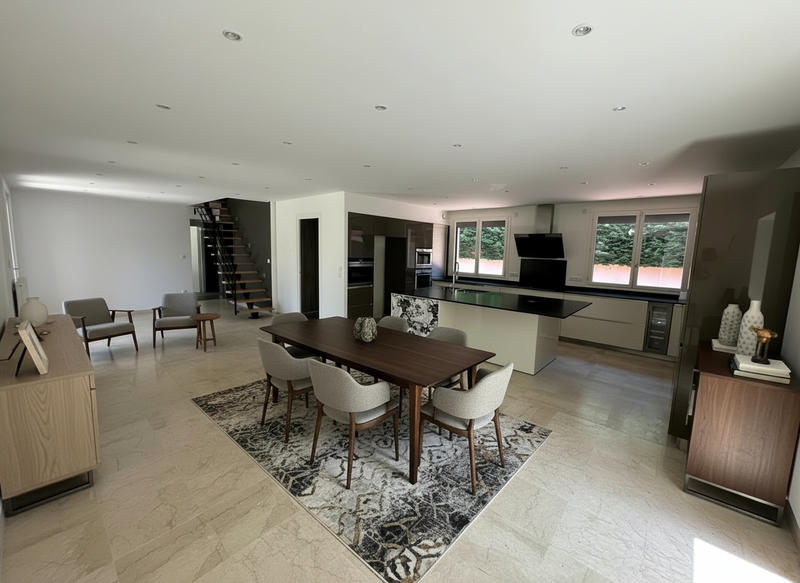 Maison - 307 m² - 9 pièces